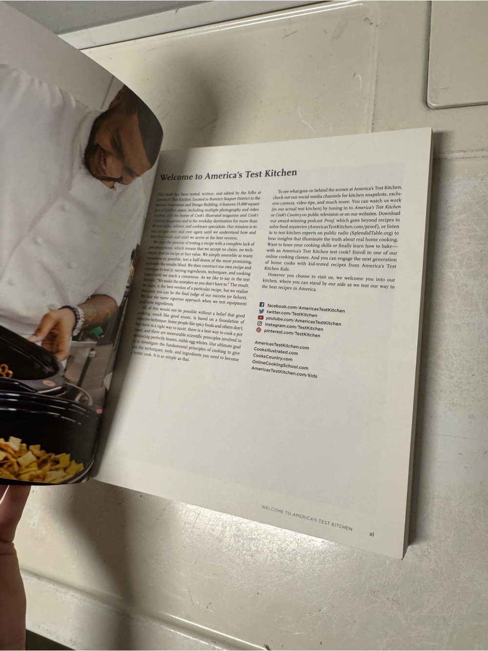 The Complete Slow Cooker Cookbook - - Picture 3 of 8